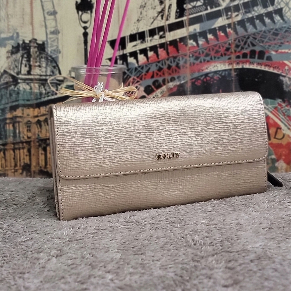 💙Bally Rose Gold Bifold Long Wallet